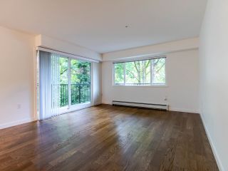 Photo 8: 208 357 E 2ND Street in North Vancouver: Lower Lonsdale Condo for sale in "Hendricks" : MLS®# R2470726