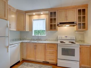 Photo 7: 9395 Lauries Lane in Sidney: Si Sidney South-West Manufactured Home for sale : MLS®# 916206