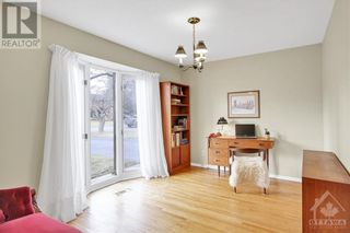 Photo 18: 10 PENTLAND CRESCENT in Ottawa: House for sale : MLS®# 1382517
