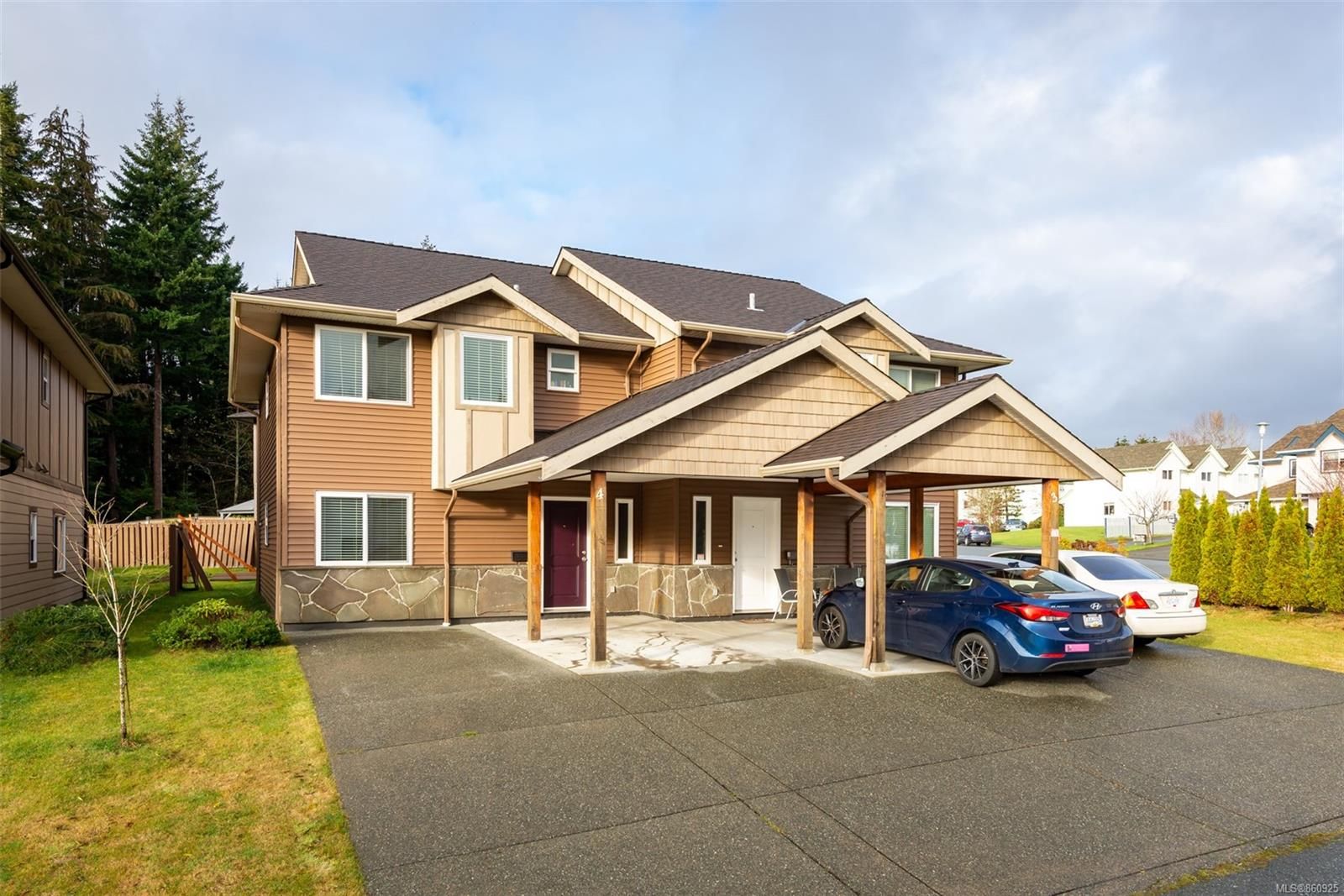 Main Photo: 4 1340 Creekside Way in Campbell River: CR Campbell River Central Half Duplex for sale : MLS®# 860925