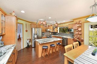 Photo 11: 989 Shaw Ave in Langford: La Florence Lake House for sale : MLS®# 880324