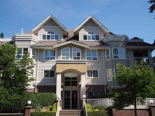 Photo 1: 302 130 W 22ND Street in North Vancouver: Central Lonsdale Condo for sale in "The Emerald" : MLS®# R2078620