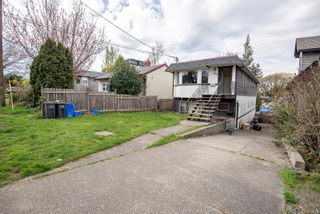 Photo 3: 644 Grenville Ave in Esquimalt: Es Rockheights Full Duplex for sale : MLS®# 959732