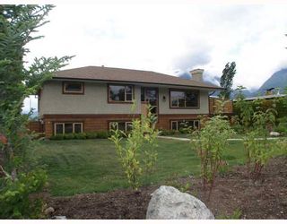 Photo 1: 40269 AYR Drive in Squamish: Garibaldi Highlands House for sale in "GARIBALDI HIGHLANDS" : MLS®# V776660