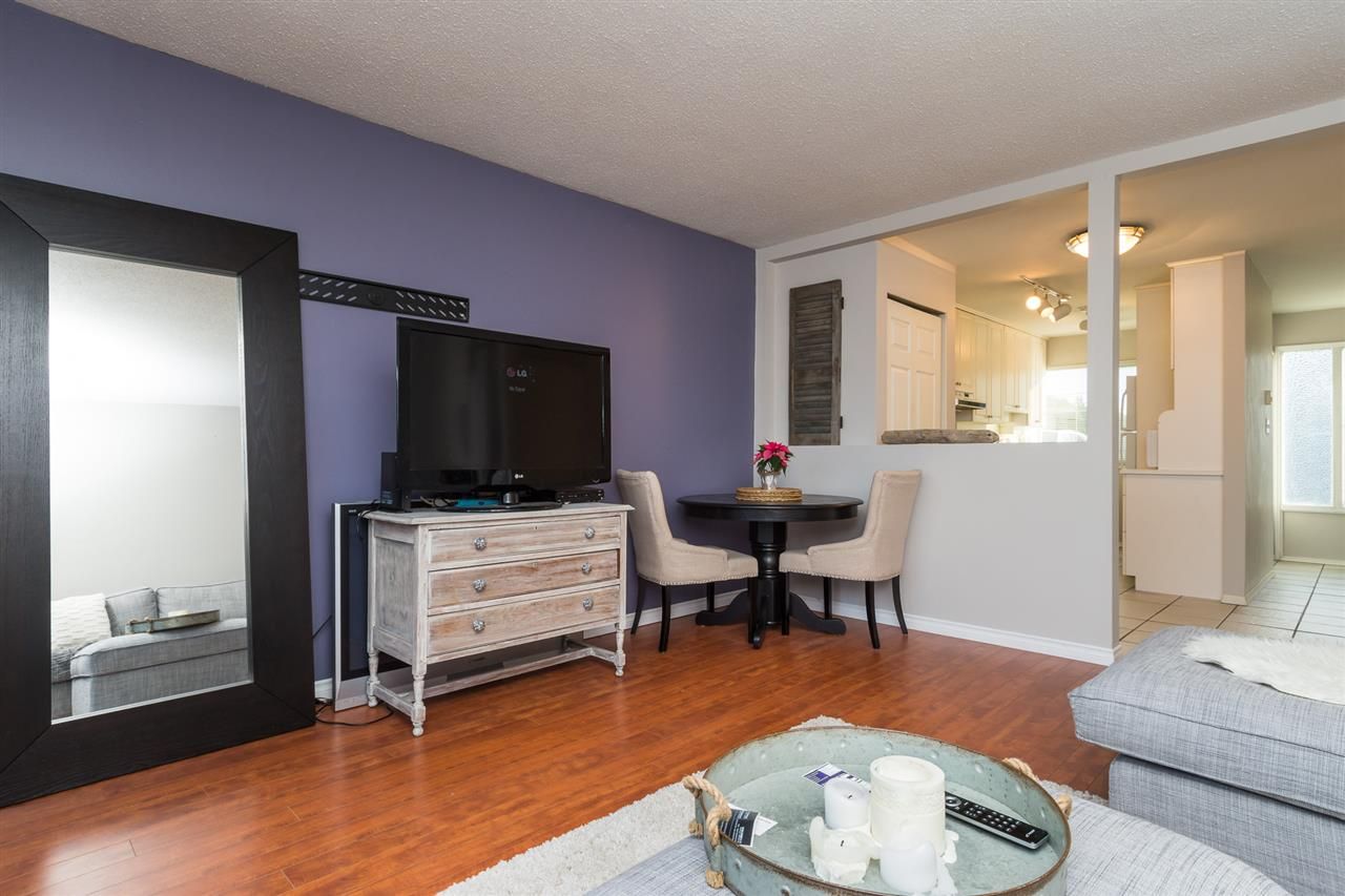 Photo 7: Photos: 10 4957 57 Street in Delta: Hawthorne Townhouse for sale in "OASIS" (Ladner)  : MLS®# R2274020