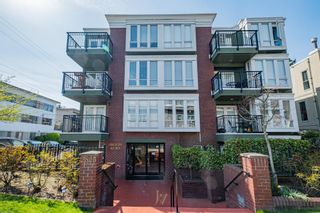 Photo 1: 302 2825 ALDER Street in Vancouver: Fairview VW Condo for sale (Vancouver West)  : MLS®# R2767608