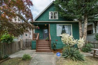 Photo 1: 869 E 13TH Avenue in Vancouver: Mount Pleasant VE House for sale (Vancouver East)  : MLS®# R2242982