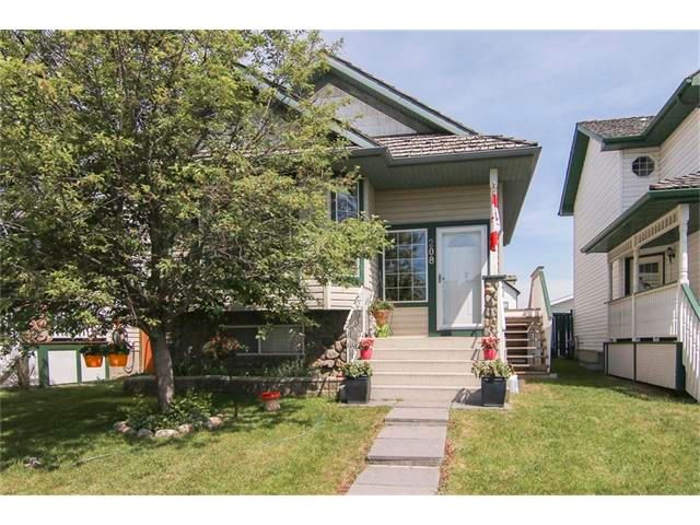 Main Photo: 208 MT ABERDEEN Circle SE in Calgary: McKenzie Lake House for sale : MLS®# C4067845