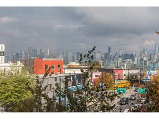 Photo 2: 419 288 E 8TH Avenue in Vancouver: Mount Pleasant VE Condo for sale in "Metrovista" (Vancouver East)  : MLS®# R2407649