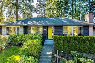 Photo 2: 2404 Alpine Cres in Saanich: SE Arbutus House for sale (Saanich East)  : MLS®# 837683