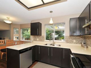 Photo 2: 2455 Wilcox Terr in Central Saanich: CS Tanner House for sale : MLS®# 655273