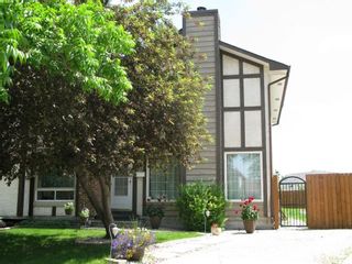 Photo 1: 16 Sandy Lake Place in Winnipeg: Waverley Heights Single Family Attached for sale (South Winnipeg)  : MLS®# 1506610