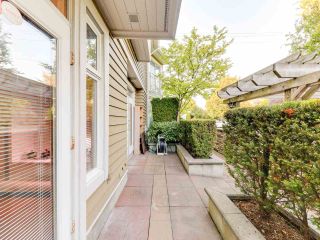 Photo 9: 972 West 54th Avenue in Vancouver: South Cambie Townhouse for sale (Vancouver West)  : MLS®# R2507523