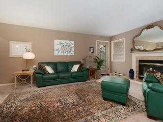 Photo 5: 9692 First St in Sidney: Si Sidney South-East Half Duplex for sale : MLS®# 864027