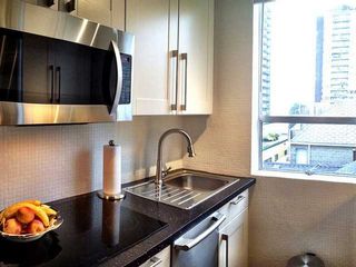 Photo 2: 402 1534 HARWOOD Street in Vancouver: West End VW Condo for sale in "St. Pierre" (Vancouver West)  : MLS®# V1041614