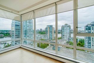 Photo 4: 1801 1201 MARINASIDE Crescent in Vancouver: Yaletown Condo for sale in "The Peninsula" (Vancouver West)  : MLS®# R2373900