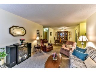 Photo 4: 209 10644 151A Street in Surrey: Guildford Condo for sale in "Lincoln Hill" (North Surrey)  : MLS®# R2003304
