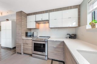 Photo 3: 1403 909 BURRARD Street in Vancouver: West End VW Condo for sale in "Vancouver Tower" (Vancouver West)  : MLS®# R2815611