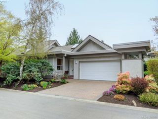Photo 1: 10 928 Bearwood Lane in VICTORIA: SE Broadmead Row/Townhouse for sale (Saanich East)  : MLS®# 785859
