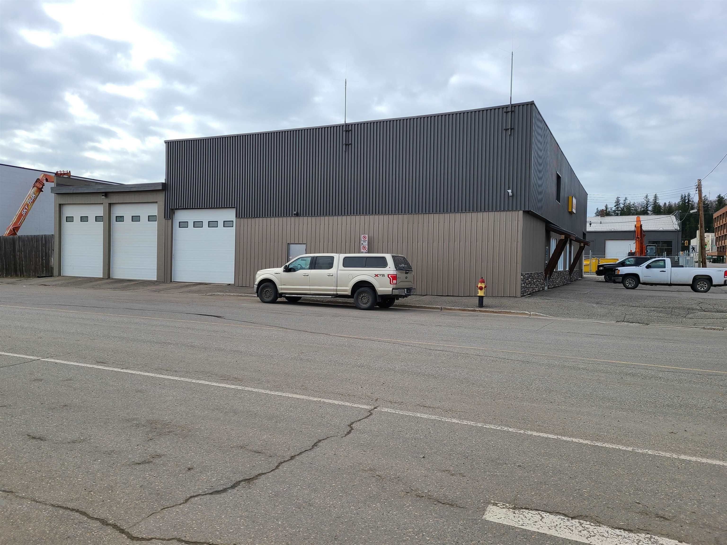 Main Photo: 220 QUEENSWAY in Prince George: East End Industrial for lease (PG City Central)  : MLS®# C8051352