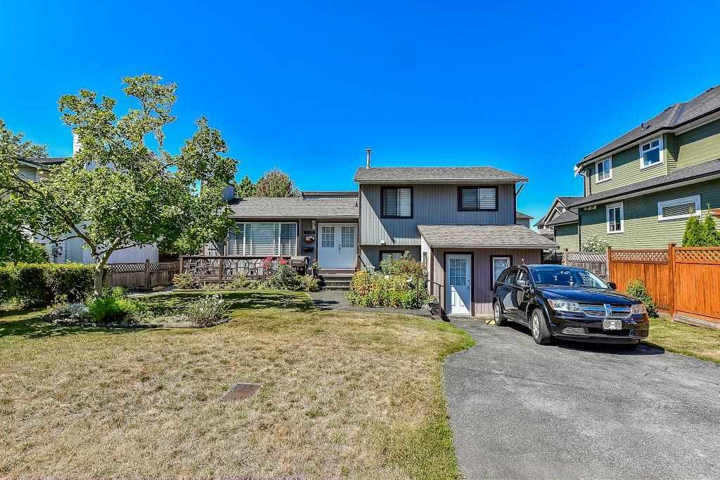 Main Photo: 5885 184A Street in Surrey: Cloverdale BC House for sale (Cloverdale)  : MLS®# R2099914