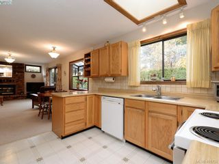 Photo 10: 4403 Robinwood Dr in VICTORIA: SE Gordon Head House for sale (Saanich East)  : MLS®# 801757