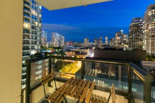 Photo 15: 809 928 HOMER Street in Vancouver: Yaletown Condo for sale in "YALETOWN PARK 1" (Vancouver West)  : MLS®# R2372319