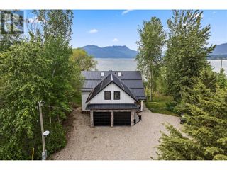 Photo 2: 3700 Sunnybrae Canoe Point Road in Tappen: House for sale : MLS®# 10312852