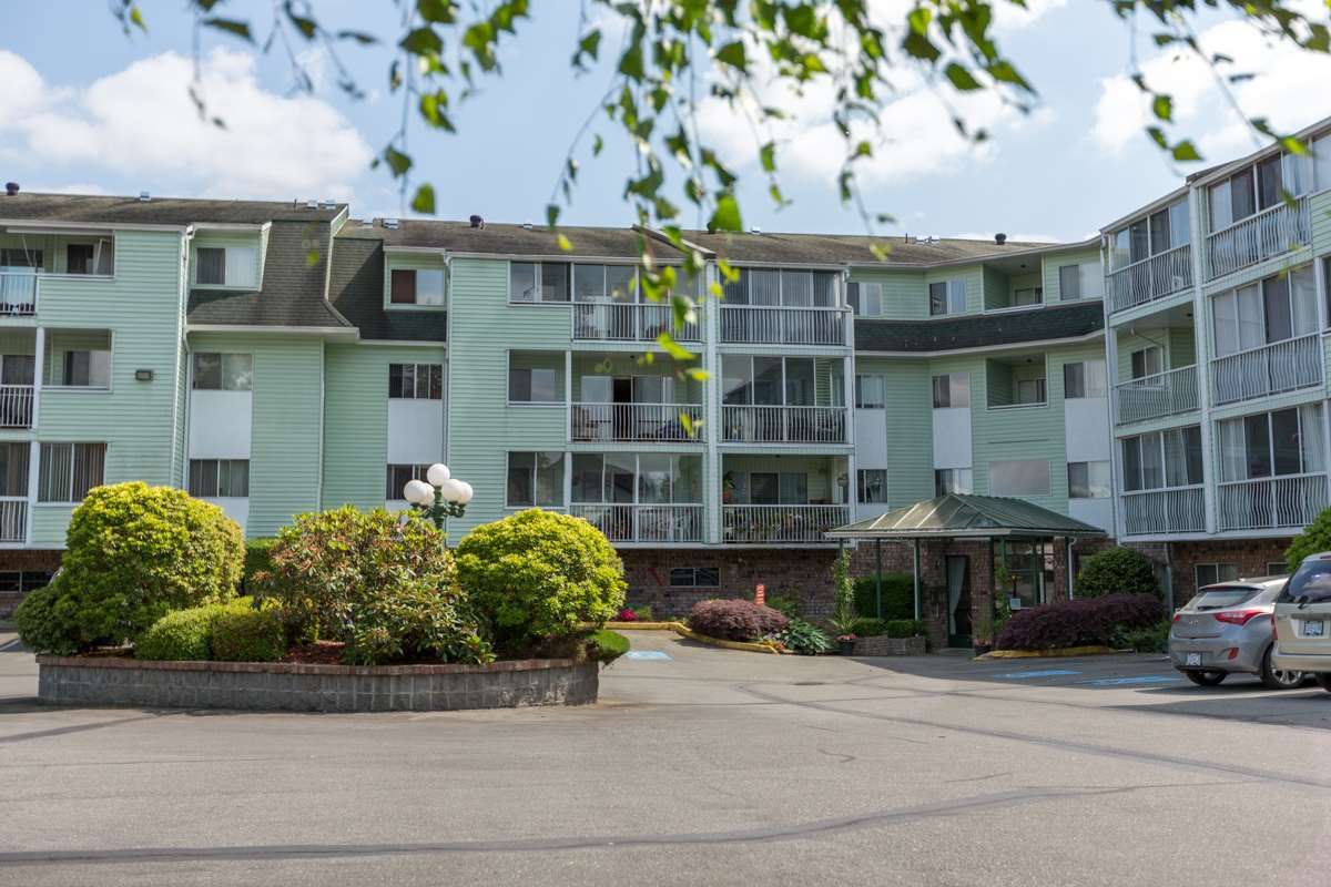 Main Photo: 212 31850 UNION Avenue in Abbotsford: Abbotsford West Condo for sale in "Fernwood Manor" : MLS®# R2071985