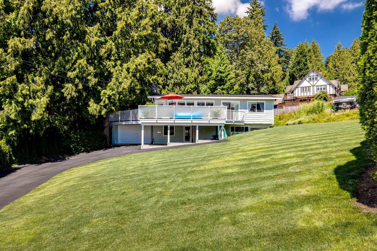 Main Photo: 354 SEAFORTH Crescent in Coquitlam: Central Coquitlam House for sale : MLS®# R2725173