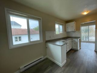 Photo 4: 649 Kennedy Street in Nanaimo: House for rent