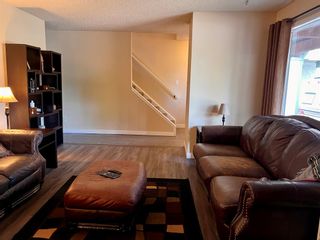 Photo 7: 40 Oakvale Place SW in Calgary: Oakridge Semi Detached (Half Duplex) for sale : MLS®# A2002015