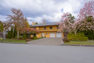Photo 2: 3530 COLTER Court in Burnaby: Government Road House for sale in "GOVERNMENT ROAD" (Burnaby North)  : MLS®# R2258843