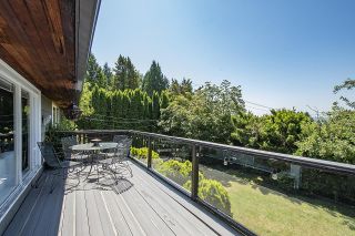 Photo 15: 555 LUCERNE Place in North Vancouver: Upper Delbrook House for sale : MLS®# R2599437
