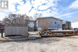 Photo 1: 177 Greely Road in Fort McMurray: House for sale : MLS®# A2121231