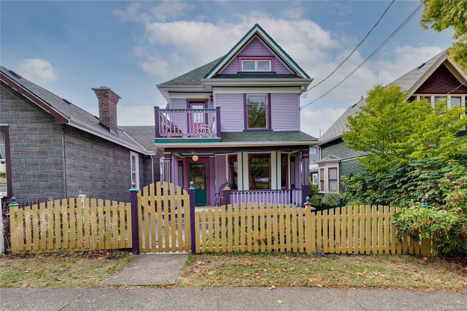 Main Photo: 1151 Pandora Ave in Victoria: Vi Fernwood House for sale : MLS®# 889654