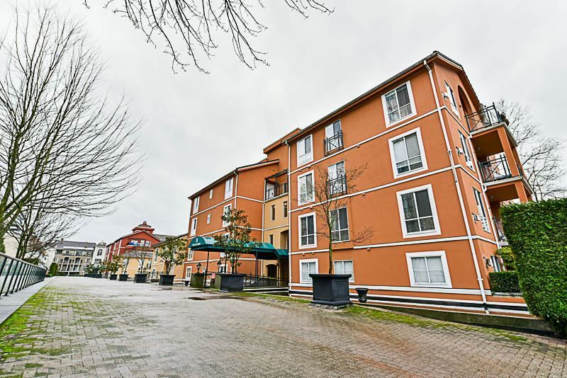 Main Photo: 125 3 RIALTO Court in New Westminster: Quay Condo for sale : MLS®# R2234970