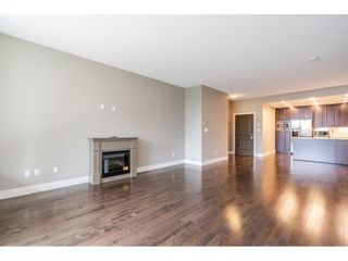 Photo 8: 402 1415 PARKWAY BOULEVARD in Coquitlam: Westwood Plateau Condo for sale : MLS®# R2416229
