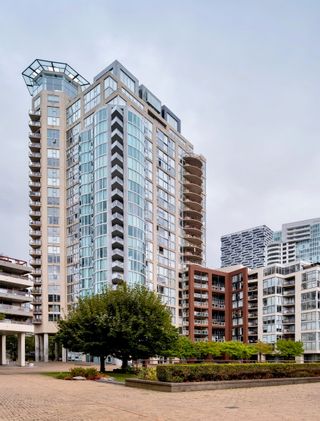 Photo 2: 1802 1000 BEACH Avenue in Vancouver: Yaletown Condo for sale (Vancouver West)  : MLS®# R2626860