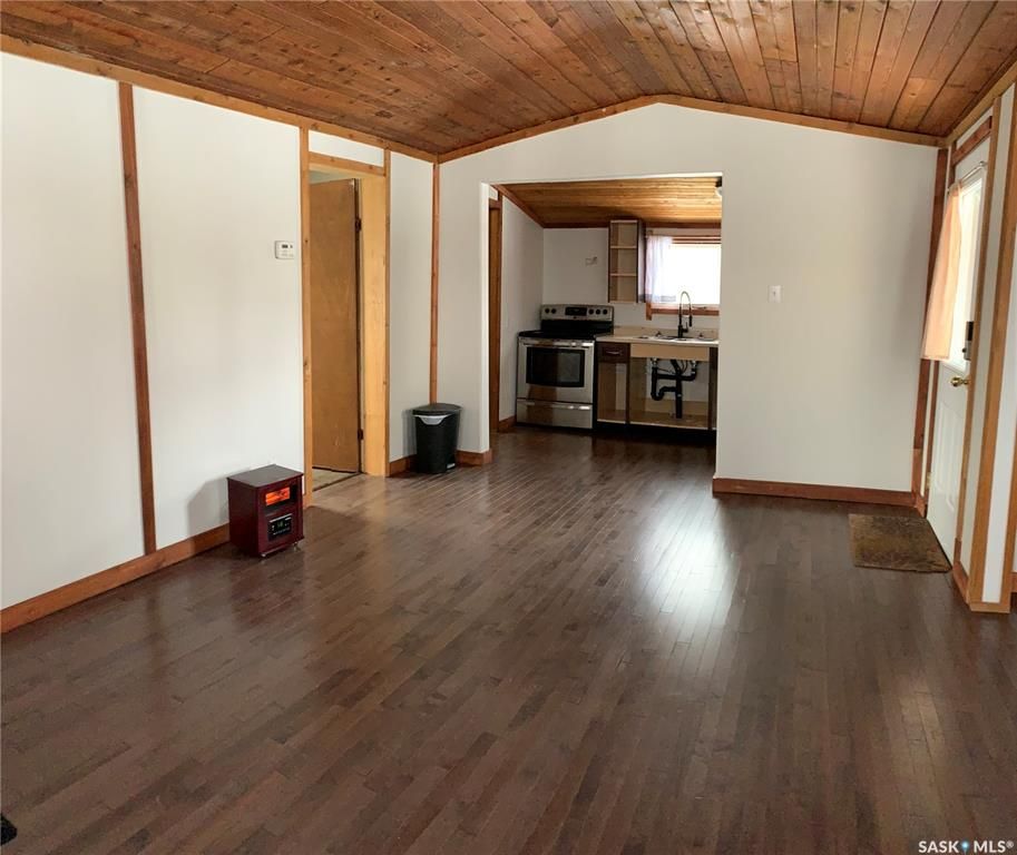 Photo 10: Photos: 319 Cumming Avenue in Manitou Beach: Residential for sale : MLS®# SK899778