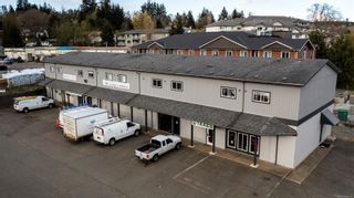 Photo 1: 180 N Island Hwy in Courtenay: CV Courtenay East Mixed Use for sale (Comox Valley)  : MLS®# 948730