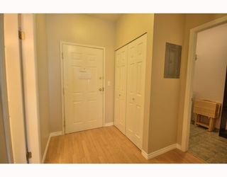 Photo 3: 121 2109 ROWLAND Street in Port_Coquitlam: Central Pt Coquitlam Condo for sale in "PARKVIEW PLACE" (Port Coquitlam)  : MLS®# V758581
