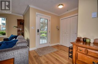 Photo 6: 2 33 Songhees Rd NW in Victoria: House for sale : MLS®# 952925