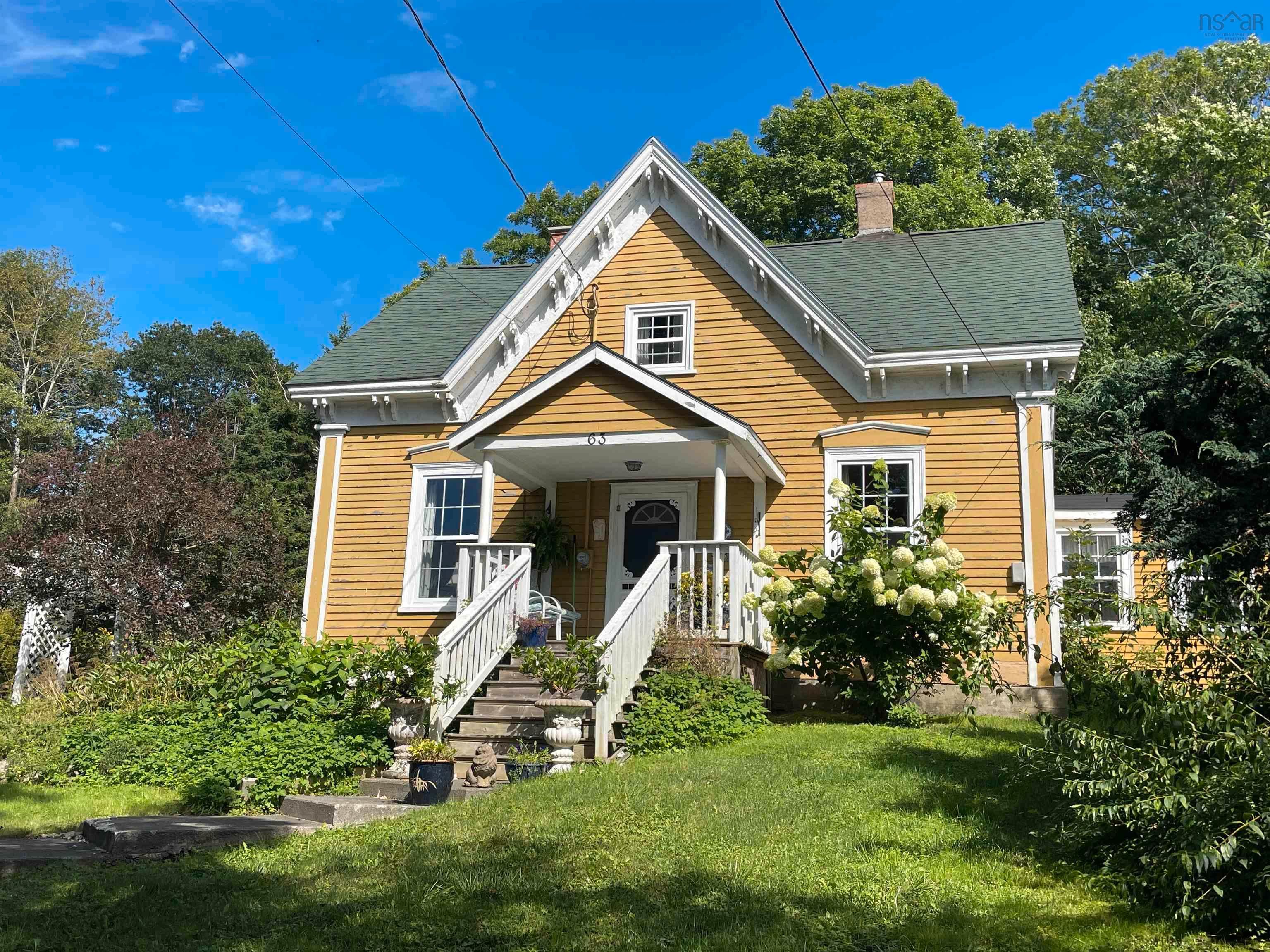 Main Photo: 63 Brooklyn Shore Road in Brooklyn: 406-Queens County Residential for sale (South Shore)  : MLS®# 202318545