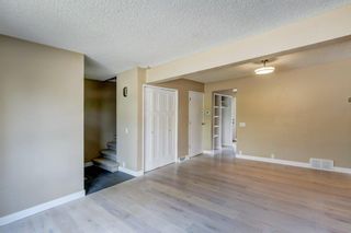 Photo 3: 60 5625 Silverdale Drive NW in Calgary: Silver Springs Row/Townhouse for sale : MLS®# A2050295