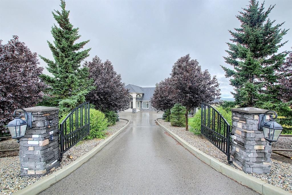 Main Photo: 250122 Dynasty Drive W: Rural Foothills County Detached for sale : MLS®# A1171725
