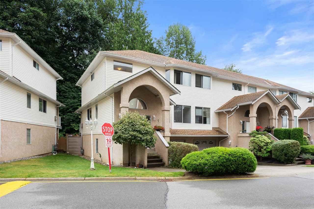Main Photo: 4 32339 7TH Avenue in Mission: Mission BC Townhouse for sale in "Cedarbrooke Estates" : MLS®# R2478400