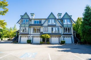 Photo 3: 54 16388 85 Avenue in Surrey: Fleetwood Tynehead Townhouse for sale in "Camelot Village" : MLS®# R2838035