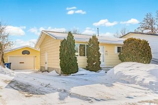 Photo 1: 207 Michener Crescent in Saskatoon: Pacific Heights Residential for sale : MLS®# SK922467