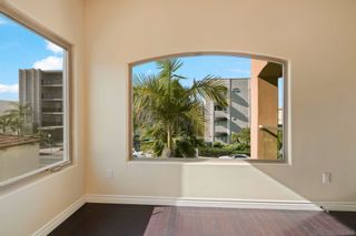 Photo 12: CROWN POINT Condo for sale : 4 bedrooms : 3875 Riviera Dr in San Diego